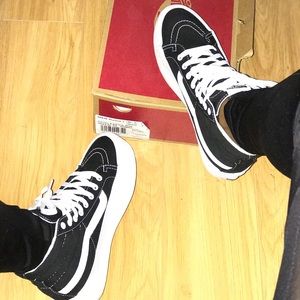 Platform Black & White Vans